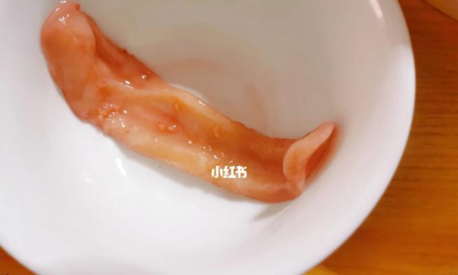 狗狗舌头溃疡的治疗方法（药物治疗和饮食调整）