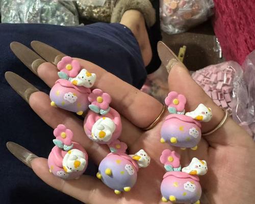 DIY猫咪玩具,让你的猫咪乐翻天!(6款超爱玩的猫咪DIY玩具,让你的宠物从此不再寂寞!)